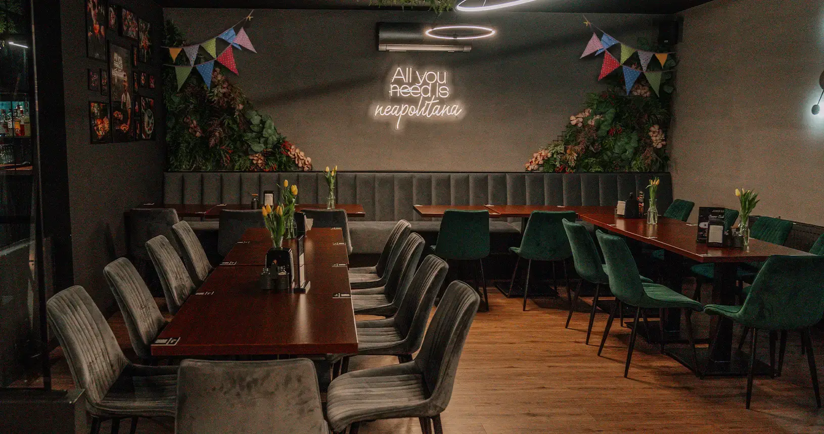 Strefa restauracyjna na parterze