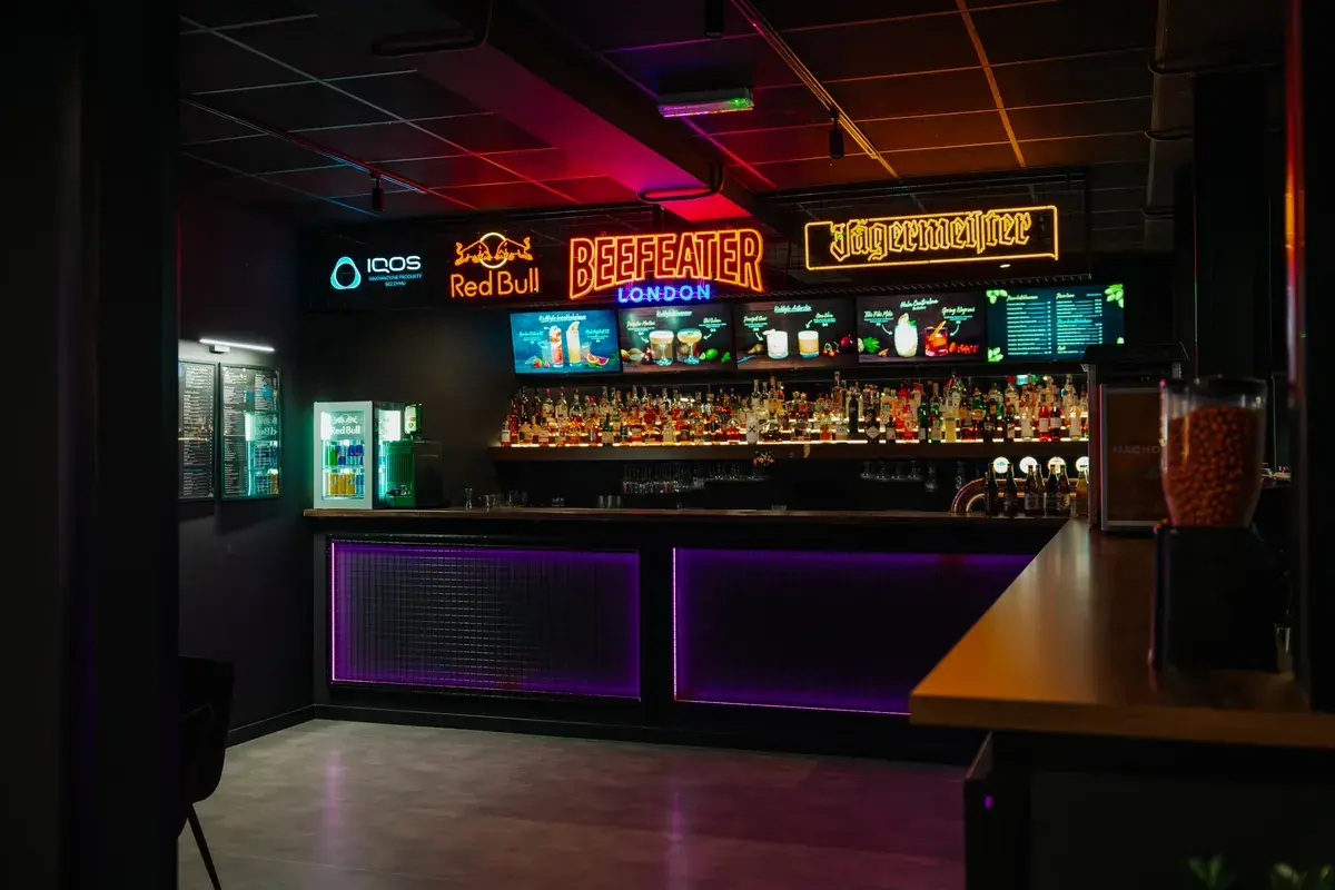 Podświetlany bar Hali Centralnej