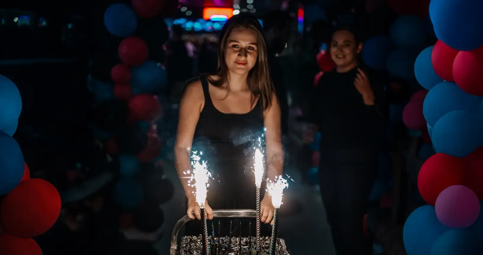 Hostessy i wzmocniona ochrona