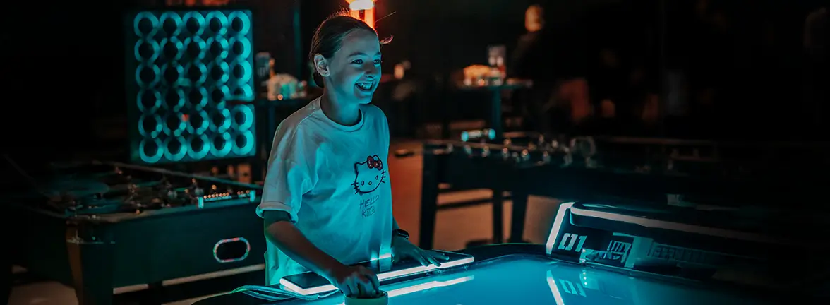 Jak grać w air hockey na profesjonalnym stole?