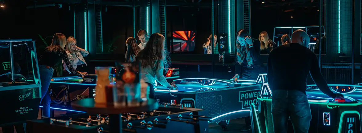 Kiedy zalicza się punkt i jak skutecznie bronić bramki w air hockeyu?
