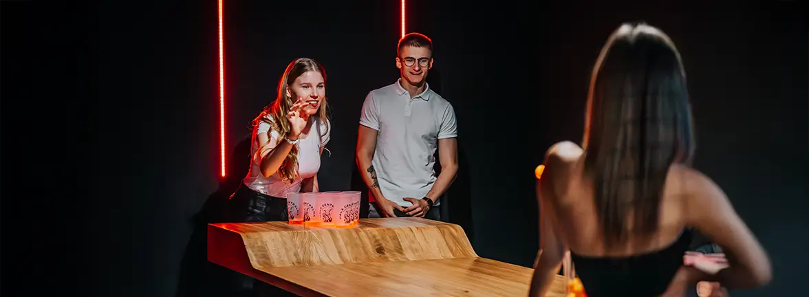 Jakie są oficjalne zasady rzucania i punktacji?