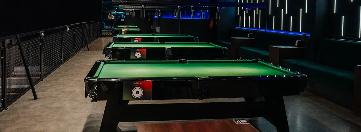 Jak wykonywać płynne uderzenie techniką ruchu wahadłowego?